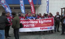 İzmir'de Öğretmenlerden "yaz saati" protestosu
