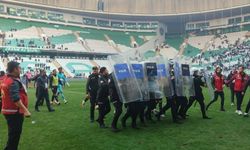 Bursaspor-Diyarbekirspor maçında saha karıştı: 5 kırmızı kart