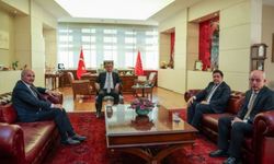 CHP Genel Başkanı Özel, Saadet Partili vekillerle bir araya geldi