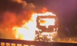 Feci olay! 23 yolcusu bulunan yolcu otobüsü alev alev yandı