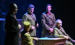 "Cumhuriyet'e Doğru" tiyatro oyunu, Ankara'da sahnelendi