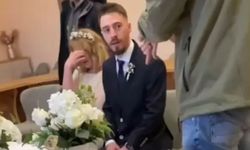 Alman kadınla evlenmek isteyen Türk damadı nikah salonunda sınır dışı ettiler