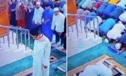 Namaz sırasında kalp krizi geçiren imam secdede vefat etti