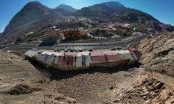 Erzurum Uzundere'de göçük: Onlarca ev ve iş yeri zarar gördü