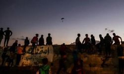 Ürdün, Gazze'ye paraşütle tıbbi yardım malzemesi ulaştırdı