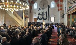 Edirne Eski Cami'de imamlar 6 asırdır hutbelere kılıçla çıkıyor