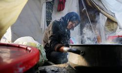 İşgalin ve kıtlığın pençesindeki Gazze'de birçok aile "yemeksiz sofralarda" iftarını açıyor