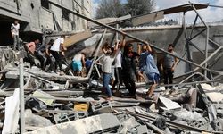 İsrail Refah'ta ev ve okul bombaladı: Ölü ve yaralılar var