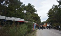 İzmir'de TIR ile otobüs çarpıştı... Ölü ve yaralılar var