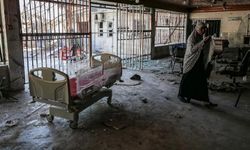 İşgalci İsrail Gazze'de mülteci kampı ve hastane bombaladı: Ölü ve yaralılar var