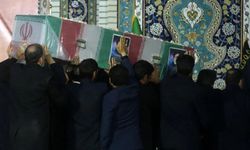 İran Cumhurbaşkanı Reisi, Meşhed'teki İmam Rıza Türbesi'nde defnedildi