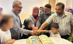 Hafızlık töreninde Kur'an-ı Kerim tasarımlı pasta