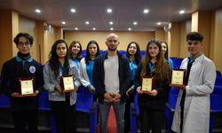 Bitlisli öğrencilerden tiyatro yarışmasında büyük başarı