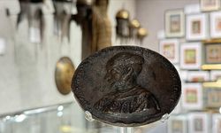 Londra'da satışa çıkarılan, Fatih Sultan Mehmet'in gizemli madalyonu