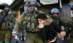 İşgalci İsrail, Batı Şeria'da 7 Ekim'den bu yana 8 bin 975 Filistinliyi gözaltına aldı