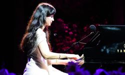 Azerbaycanlı piyanist  Aziza Mustafa Zadeh, Antalya'da sahne aldı
