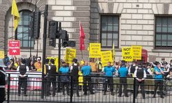 İngiltere'de monarşi karşıtı protesto: Benim kralım değil