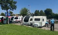 İBB ekipleri Maltepe'deki karavanlar kaldırdı