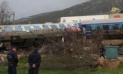 Rusya'da yolcu treni devrildi: 100’den fazla yaralı var!