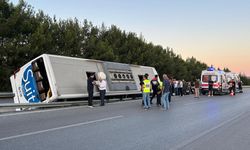 Uşak'ta yolcu otobüsü devrildi: Yaralılar var
