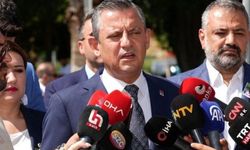 CHP'nin Erdoğan'ı Meclis'te ayakta karşılaması | Özgür Özel: Anayasa yapmak üzere ayağa kalkmadık