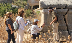 Mersin'in Erdemli ilçesinde, Elaiussa Sebaste Antik Kenti'ndeki ''nekropol'' çalışmaları devam ediyor