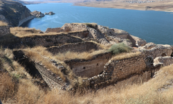 Batman'ın Hasankeyf ilçesinde yürütülen kazılarda 1600 yıllık askeri yapının kalıntılarına ulaşıldı