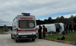 Kastamonu'da okul servisi ile tır çarpıştı: 12'si öğrenci 13 kişi yaralandı