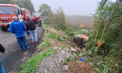 Şarampole devrilen kamyonun şoförü yaralandı