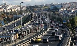 İstanbul'da haftanın ilk iş gününde trafik yoğunluğu yaşanıyor