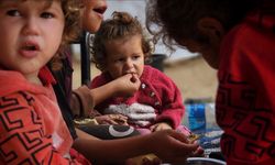 Gazze'nin kuzeyindeki El-Avde Hastanesinde ilaç ve gıda stokları tamamen tükendi