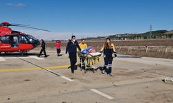 Diyarbakır'da ambulans helikopter, kalça kemiği kırılan kadın için havalandı