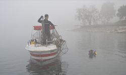 Sapanca Gölü "hayalet ağ"lardan temizleniyor