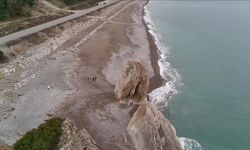 Sinop'ta deniz çekilmesi havadan görüntülendi