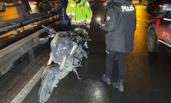 Bariyere çarpan motosikletteki polis hayatını kaybetti