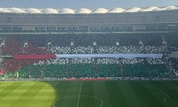 Bursaspor taraftarlarından Filistin koreografisi