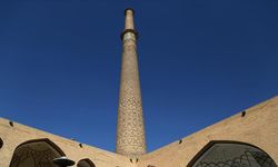 İsfahan'daki "Ali Minaresi", işçiliği ve ihtişamıyla Selçuklu mimarisini bugünlere taşıyor