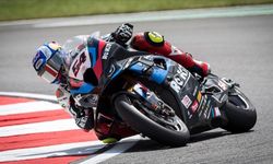 Milli motosikletçi Toprak Razgatlıoğlu, Çekya'da superpole yarışını da kazandı