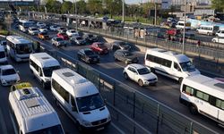 Türkiye'de bu yıl trafiğe kaydedilen taşıtların yarıya yakını 4 büyük şehirde yollara çıktı