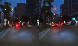 Adana'da makas atan otomobilin kazaya yol açması kamerada