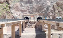 Hakkari-Van kara yolundaki riskli bölgeler tünellerle aşıldı