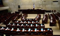 Siyonist İsrail'in Gazze'de 19 bin çocuğu katlettiğini söyleyen milletvekili Knesset kürsüsünden uzaklaştırıldı
