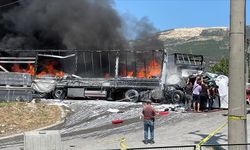 Feci olay! 3 tırın karıştığı kazada 1 kişi öldü, 2 kişi yaralandı