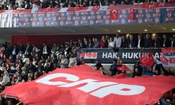 CHP'de Parti Meclisi toplantısı... Özgür Özel'i destekleyen 28 üye PM'den istifa etti