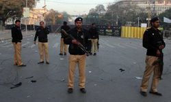 Pakistan'da canlı bomba saldırısı; 6 ölü, 12 yaralı