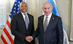 Eski New York Belediye Başkanı Adams, İsrail Başbakanı katil Netanyahu ile Tel Aviv’de görüştü