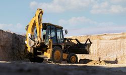 Profesyonel İş Makinesi Kiralama ve Moloz Taşıma Hizmetleri