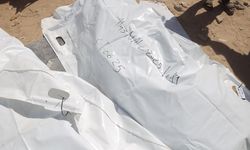 Katil İsrail saldırılarında izini kaybettiği oğlunu iki yıl sonra işkence edilerek öldürülmüş halde buldu