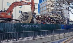 Ankara'da kontrollü yıkımı yapılan bina çöktü