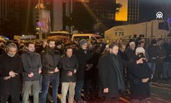 AGD Yalova'da şehit olan polisler ve Kassam Tugayları üyeleri için cenaze namazı kıldı